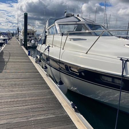 Luxury Boat Hotel Chertsey Exterior photo