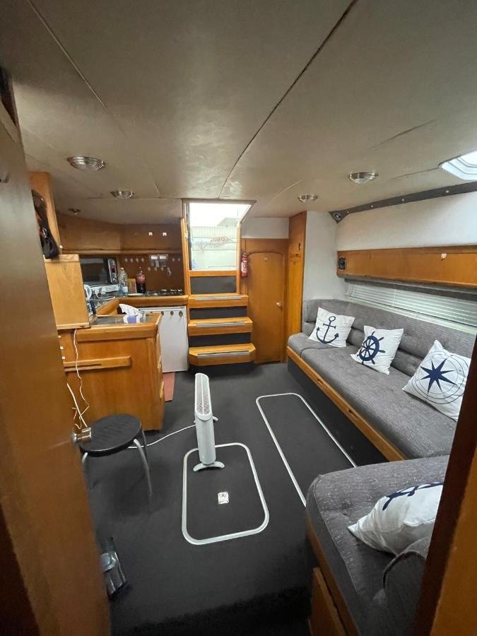 Luxury Boat Hotel Chertsey Exterior photo