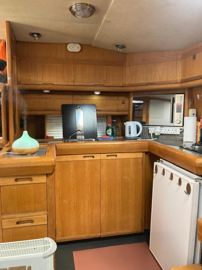 Luxury Boat Hotel Chertsey Exterior photo