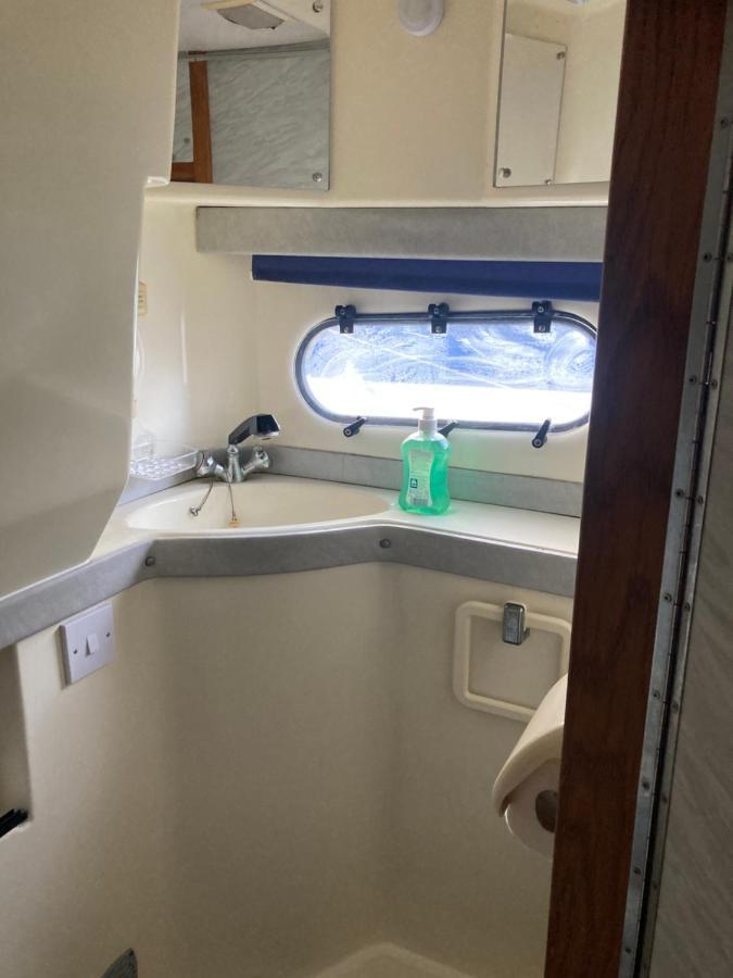 Luxury Boat Hotel Chertsey Exterior photo