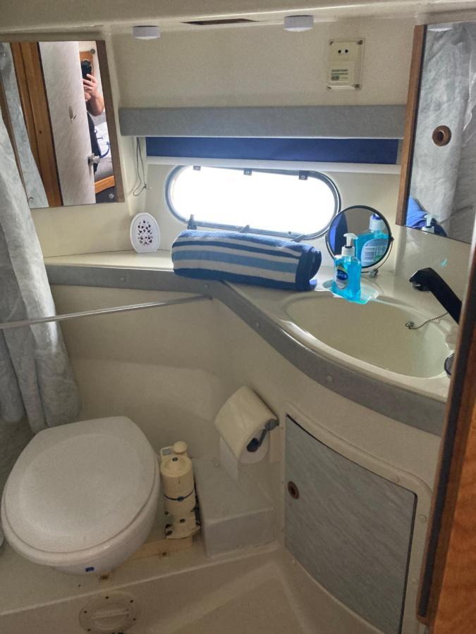 Luxury Boat Hotel Chertsey Exterior photo