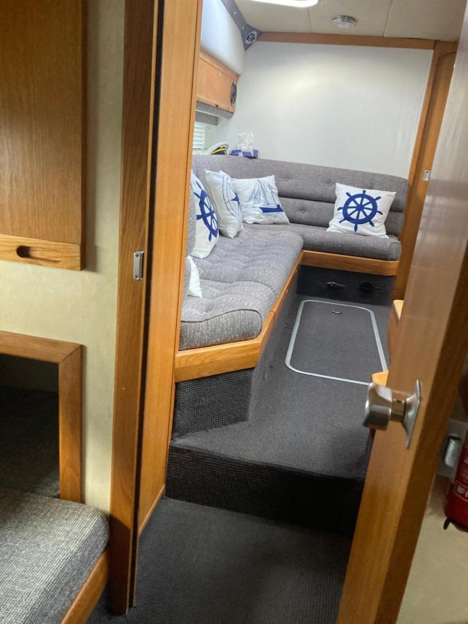 Luxury Boat Hotel Chertsey Exterior photo