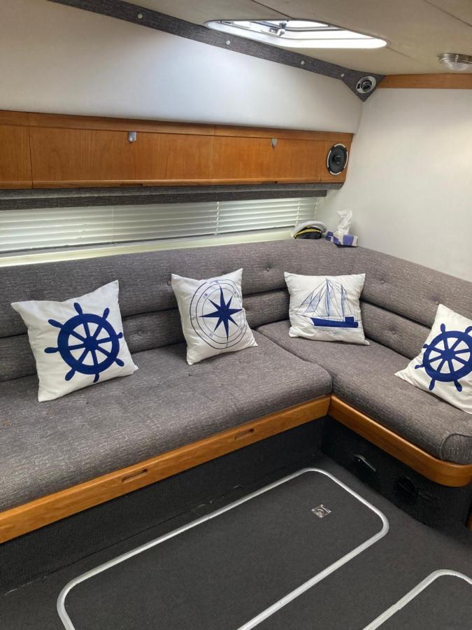 Luxury Boat Hotel Chertsey Exterior photo