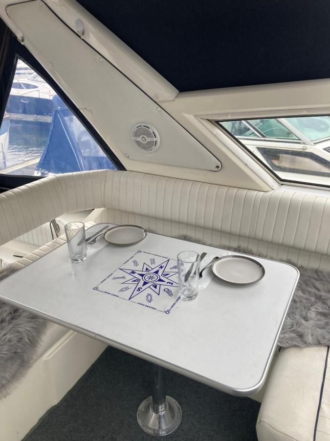Luxury Boat Hotel Chertsey Exterior photo